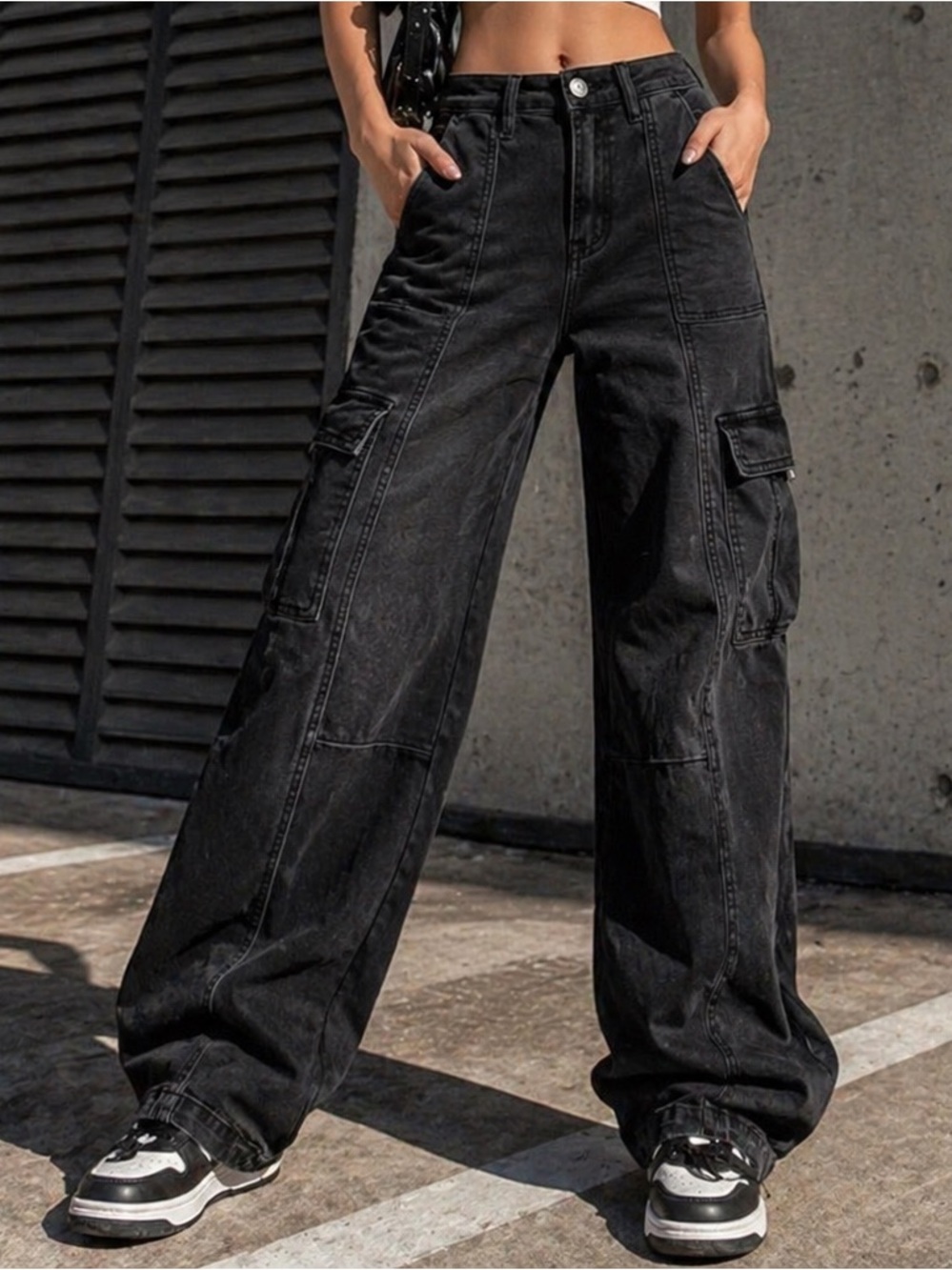 Hidden Jeans LA Black Cargo Jeans Size 26 High Rise Wide Leg Utility Pants